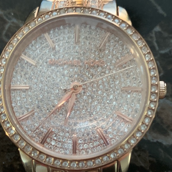 Michael Kors watch - Picture 2 of 2